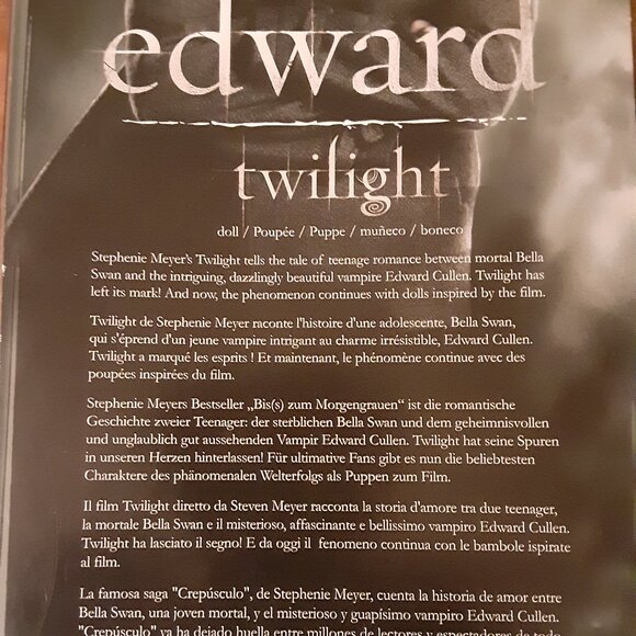 2 Barbie collection Pink Label Twilight dolls---Edward and Bella - Picture 6 of 6